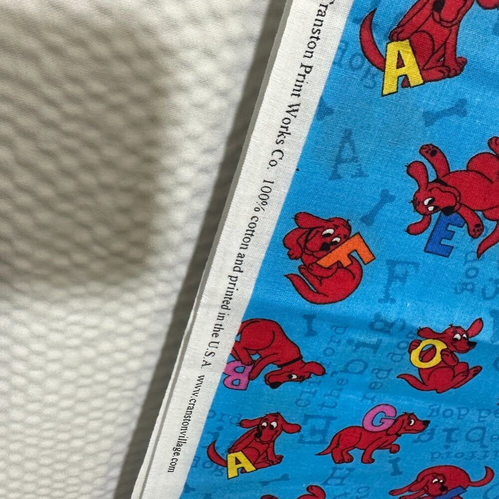 Cotton Quilt Blue Alphabet School Teacher Clifford The Big Red Dog by the Yard * - Picture 4 of 5